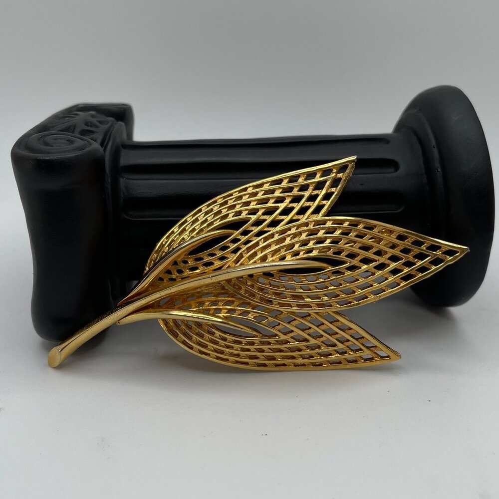 Vintage COROCRAFT Triple Leaf Gold Tone Brooch Designer Signed Large Bright Pin